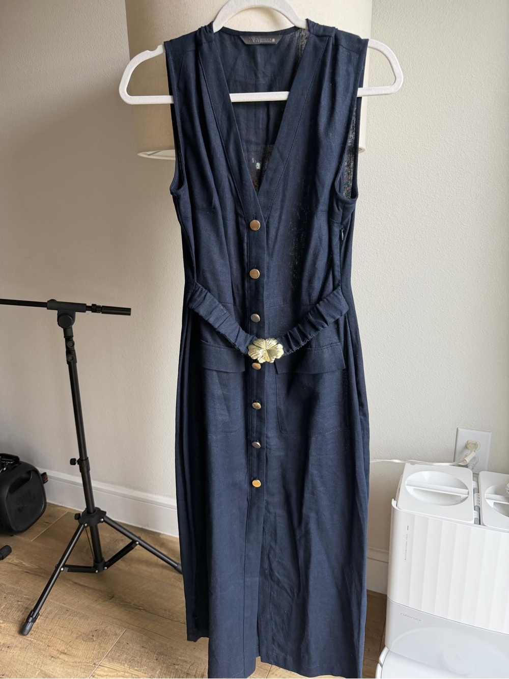 Zara Navy Sleeveless V-Neck Button-Front Midi Dress with Floral Buckle